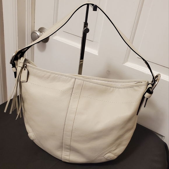 Coach Handbags - EC Coach Creamy Off White Leather Hobo Shoulder Bag #8A03